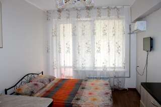 Апартаменты Apartments Zhambyl 159 Алматы Номер-студио с балконом-11